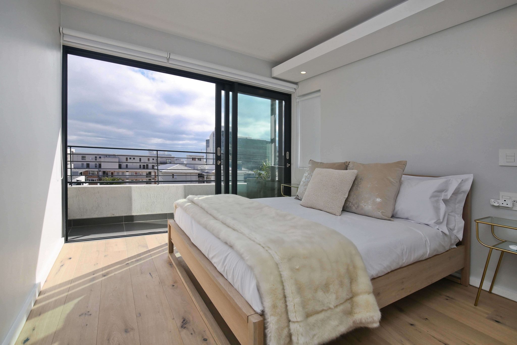 Brand new 2 bed apt, Sea Point